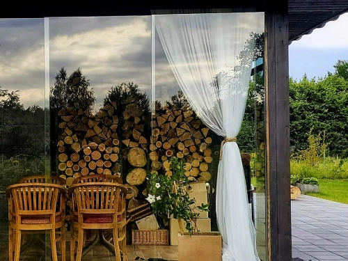 Samodzielny montaż szyb przesuwnych – plusy i minusy. Czy warto?